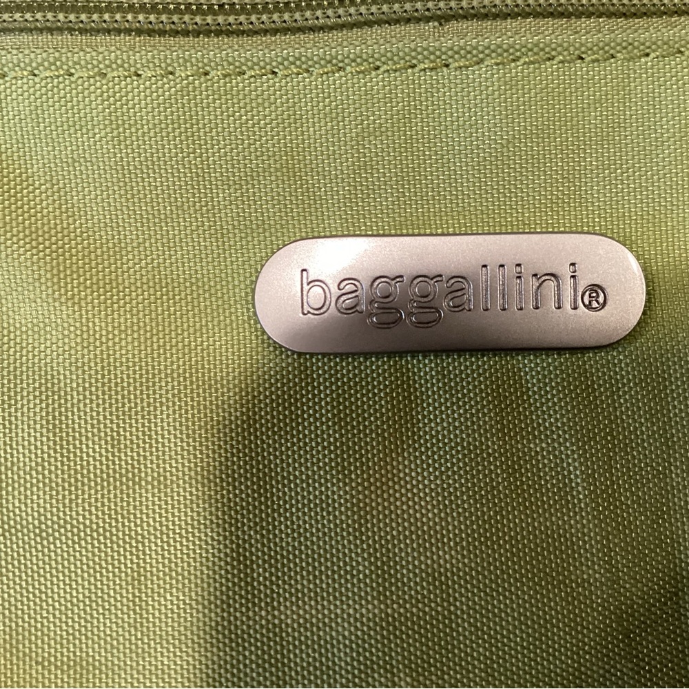 Baggallini Green Crossbody Bag - Picture 9 of 11